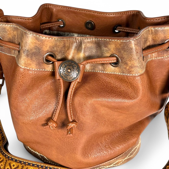 Blazin Roxx Concealed Carry Bucket Bag Ivy Copper Shoulder Purse NWOT Western - Picture 2 of 13